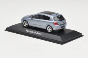 Opel Astra H Blue Metallic Minichamps 1:43 ASTRA004 Метал — снимка 3 от 4