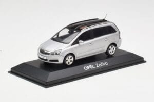 Opel Zafira B Сребърен Minichamps 1:43 1799109 Метал — снимка 2 от 4