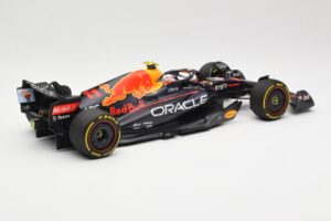 Oracle Red Bull Racing RB18 #11 S. Perez Miami GP 2022 Minichamps 1:18 110220511 Метал — снимка 2 от 6