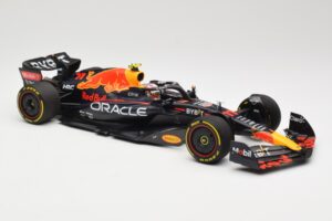 Oracle Red Bull Racing RB18 #11 S. Perez Miami GP 2022 Minichamps 1:18 110220511 Метал — снимка 4 от 6