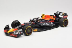 Oracle Red Bull Racing RB18 #11 S. Perez Miami GP 2022 Minichamps 1:18 110220511 Метал