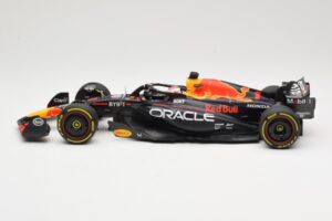 Oracle Red Bull Racing RB19 #1 M. Verstappen Winner Italian GP 2023 Minichamps 1:18 110231501 Метал — снимка 3 от 6