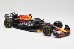 Oracle Red Bull Racing RB19 #1 M. Verstappen Winner Italian GP 2023 Minichamps 1:18 110231501 Метал — снимка 4 от 6