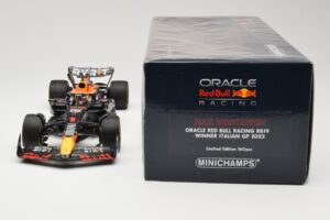 Oracle Red Bull Racing RB19 #1 M. Verstappen Winner Italian GP 2023 Minichamps 1:18 110231501 Метал — снимка 6 от 6