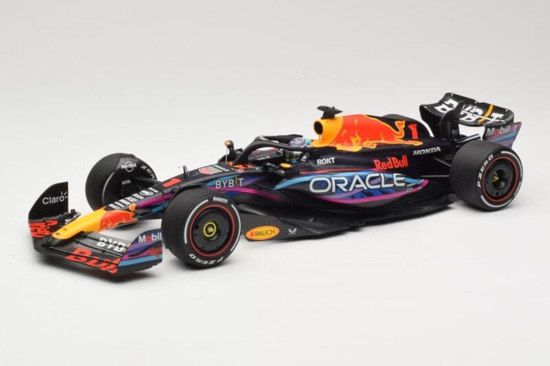 Oracle Red Bull Racing RB19 #1 M. Verstappen Winner Miami GP 2023 Minichamps 1:18 110230501 Метал