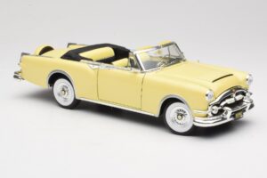 Packard Caribbean Кабриолет Жълт Road Signature 1:18 92798 Метал — снимка 6 от 8