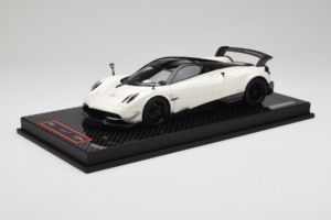 Pagani Huayra BC White Metallic Yy Model 1:18 REMC025 Смола — снимка 2 от 7