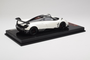 Pagani Huayra BC White Metallic Yy Model 1:18 REMC025 Смола — снимка 3 от 7