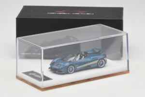Pagani Huayra Tricolore Roadster Син Henson & Heaven 1:64 PHTRB01 Смола — снимка 7 от 8