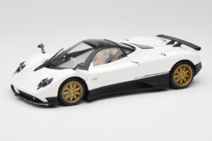 Pagani Zonda F Бял Mondo Motors 1:18 157655 Метал
