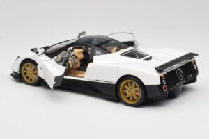 Pagani Zonda F Бял Mondo Motors 1:18 157655 Метал — снимка 5 от 8