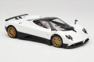 Pagani Zonda F Бял Mondo Motors 1:18 157655 Метал — снимка 6 от 8