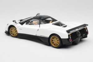 Pagani Zonda F Бял Mondo Motors 1:18 157655 Метал — снимка 7 от 8