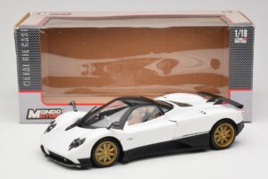 Pagani Zonda F Бял Mondo Motors 1:18 157655 Метал — снимка 8 от 8