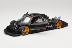 Pagani Zonda R Revolucion Carbon Fiber AUTOart 1:18 78261 Метал — снимка 2 от 8