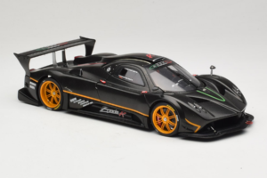 Pagani Zonda R Revolucion Carbon Fiber AUTOart 1:18 78261 Метал — снимка 6 от 8