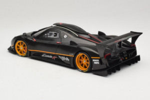 Pagani Zonda R Revolucion Carbon Fiber AUTOart 1:18 78261 Метал — снимка 7 от 8