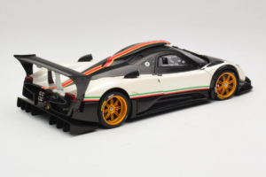 Pagani Zonda R Revolucion Бял AUTOart 1:18 78262 Метал — снимка 3 от 8