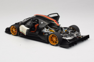 Pagani Zonda R Revolucion Бял AUTOart 1:18 78262 Метал — снимка 5 от 8