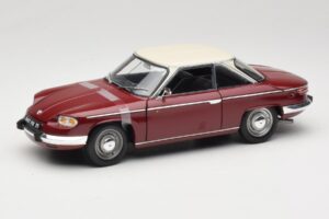 Panhard 24 CT Червен Solido 1:18 1832500 Метал