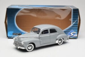Peugeot 203 Gris Clair Solido 1:18 8145 Метал — снимка 8 от 8