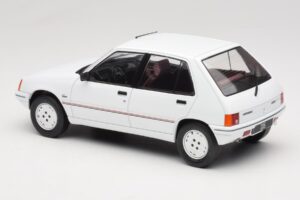 Peugeot 205 Бял MCG 1:18 MCG18493 Метал — снимка 5 от 6