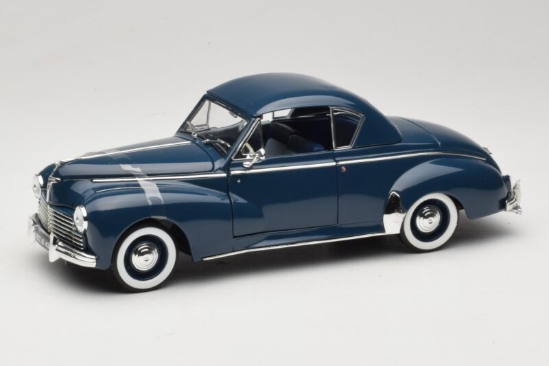 Peugeot 302 Coupe Син Solido 1:18 8168 Метал