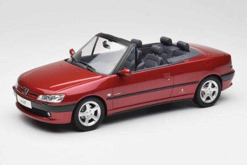 Peugeot 306 Кабриолет Червен Otto 1:18 OT042 Смола