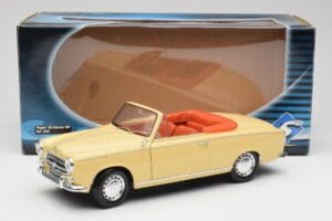Peugeot 403 Кабриолет Пясъчно Жълт Solido 1:18 8165 Метал — снимка 8 от 8