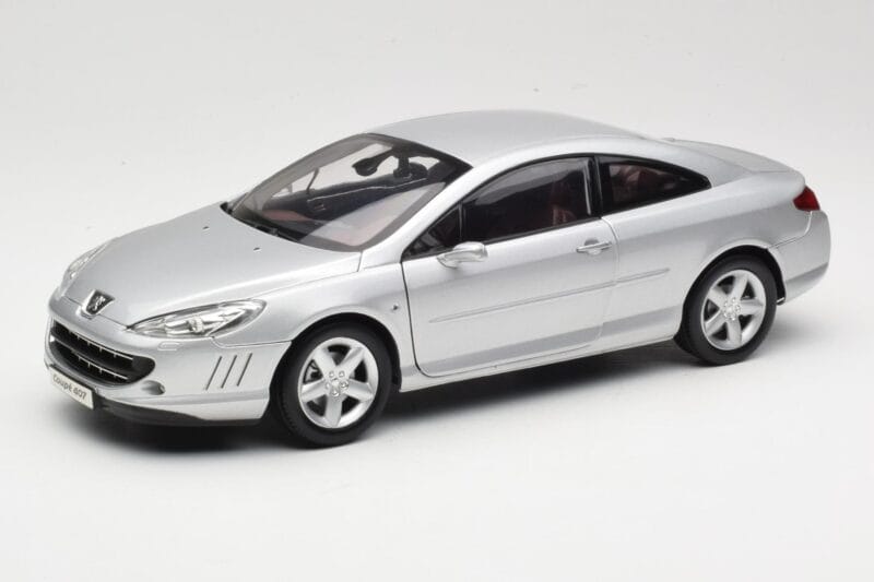 Peugeot 407 Coupe Сребрист Norev 1:18 184747 Метал