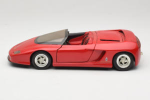 Pininfarina Mythos Червен Revell 1:18 8806 Метал — снимка 4 от 8