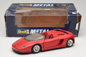 Pininfarina Mythos Червен Revell 1:18 8806 Метал — снимка 8 от 8