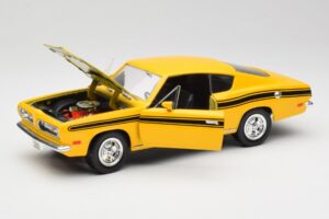 Plymouth Barracuda Жълт Road Legends 1:18 92178 Метал — снимка 2 от 8