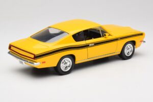 Plymouth Barracuda Жълт Road Legends 1:18 92178 Метал — снимка 3 от 8