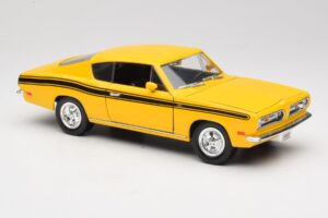 Plymouth Barracuda Жълт Road Legends 1:18 92178 Метал — снимка 6 от 8