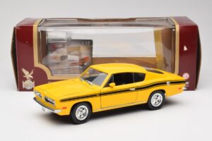 Plymouth Barracuda Жълт Road Legends 1:18 92178 Метал — снимка 8 от 8