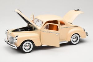 Plymouth Coupe Бежов Road Signature 1:18 92398 Метал — снимка 2 от 8