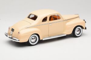 Plymouth Coupe Бежов Road Signature 1:18 92398 Метал — снимка 3 от 8