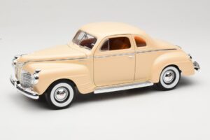 Plymouth Coupe Бежов Road Signature 1:18 92398 Метал