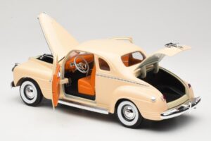 Plymouth Coupe Бежов Road Signature 1:18 92398 Метал — снимка 5 от 8