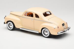Plymouth Coupe Бежов Road Signature 1:18 92398 Метал — снимка 7 от 8
