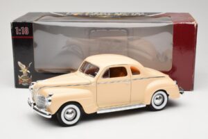 Plymouth Coupe Бежов Road Signature 1:18 92398 Метал — снимка 8 от 8