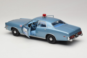 Plymouth Fury Beverly Hills PD Синьо GreenLight 1:18 19069 Метал — снимка 5 от 8