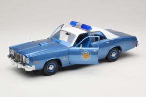 Plymouth Fury Police Pursuit Smokey and the Bandit GreenLight 1:18 19044 Метал — снимка 2 от 8
