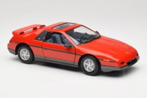 Pontiac Fiero GT Червен Road Signature 1:18 92588 Метал — снимка 6 от 8