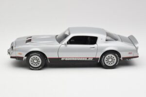 Pontiac Firebird Formula Сребрист ERTL 1:18 33514 Метал — снимка 4 от 8