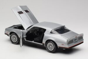 Pontiac Firebird Formula Сребрист ERTL 1:18 33514 Метал — снимка 5 от 8