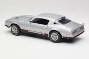 Pontiac Firebird Formula Сребрист ERTL 1:18 33514 Метал — снимка 7 от 8