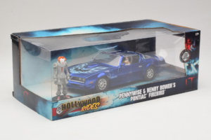Pontiac Firebird Pennywise With Figure Jada 1:24 31118 Метал — снимка 2 от 3