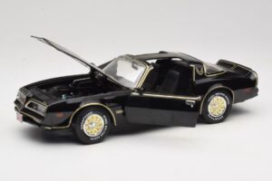 Pontiac Firebird Trans Am SE Smokey and the Bandit Joyride 1:18 33121 Метал — снимка 2 от 8